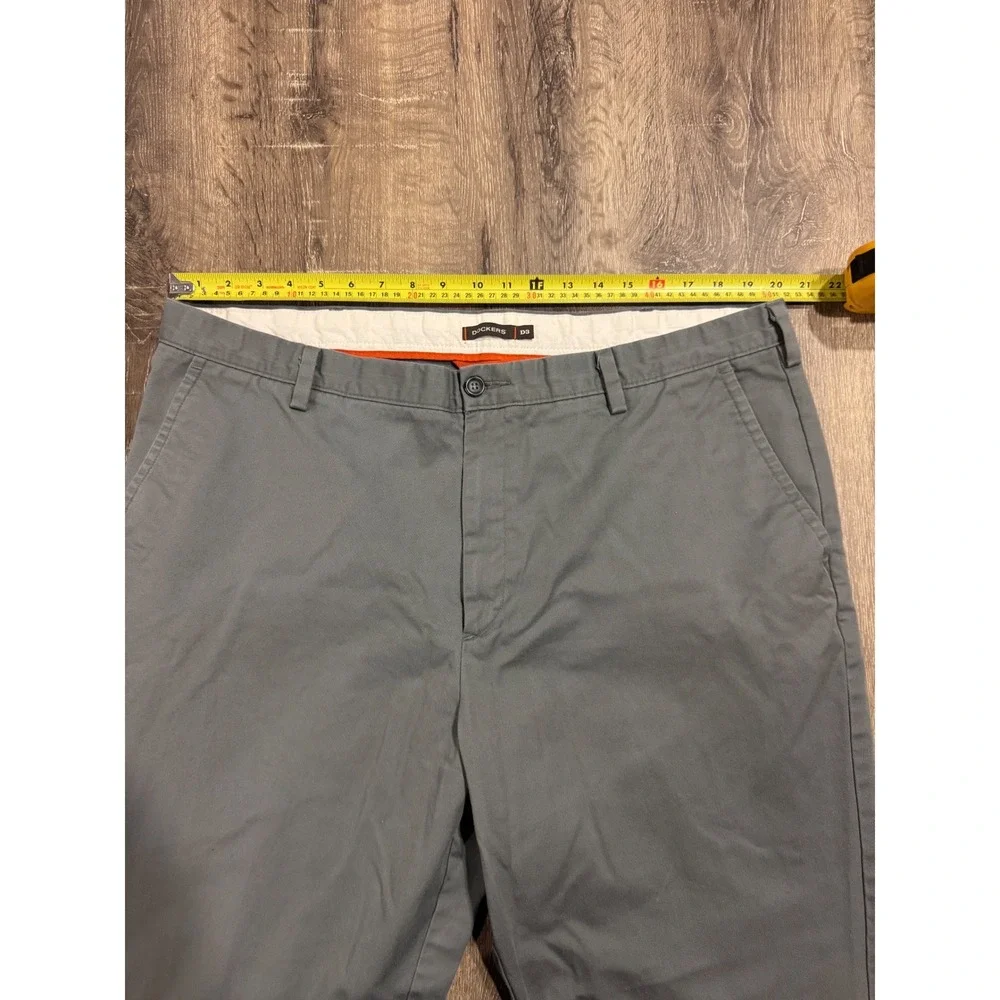 Dockers D3 Classic Fit Gray Chino Pants Mens 42x30 Flat Front Trousers